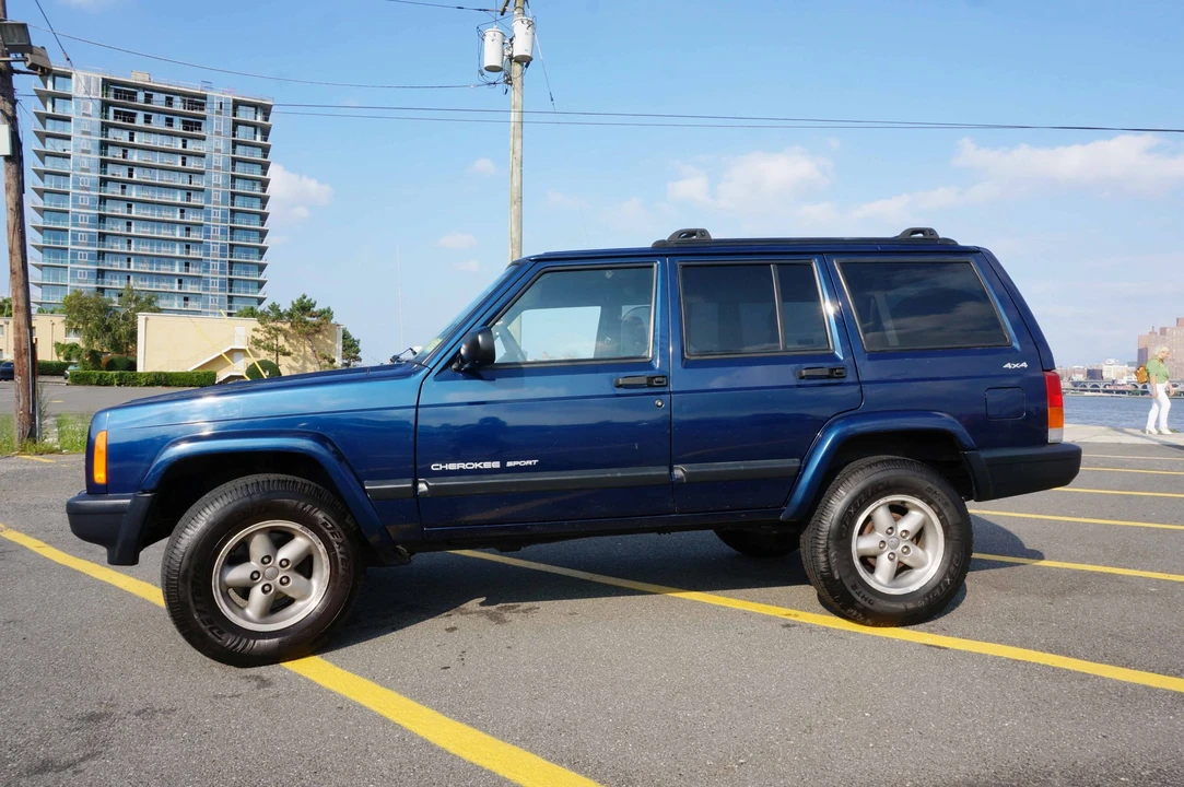 2000 Jeep XJ Cherokee - Image 16 of 31