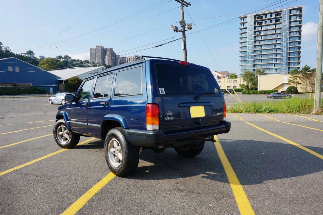 2000 Jeep XJ Cherokee - Image 13 of 31