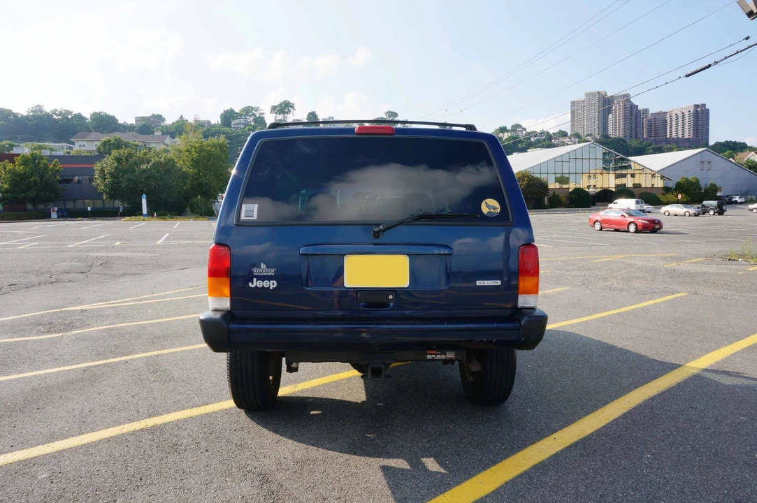 2000 Jeep XJ Cherokee - Image 11 of 31