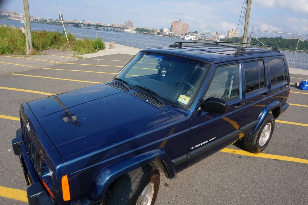2000 Jeep XJ Cherokee - Image 3 of 31