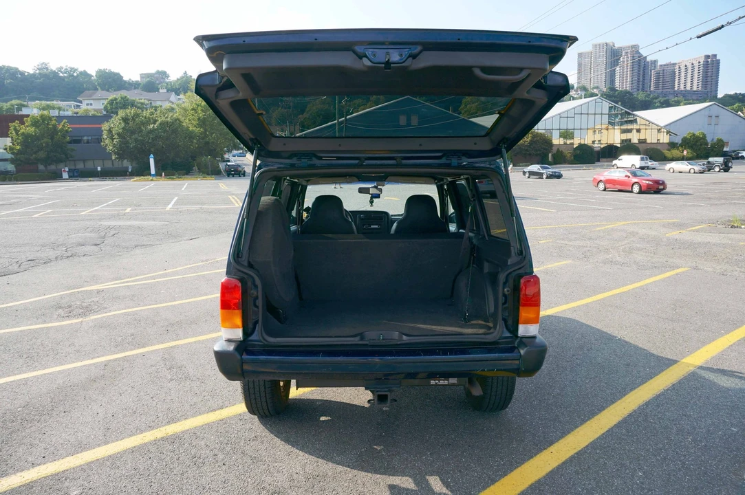 2000 Jeep XJ Cherokee - Image 12 of 31