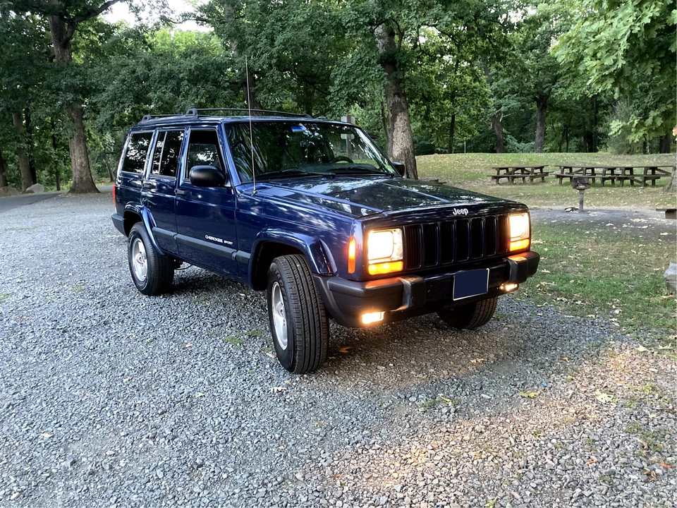 2000 Jeep XJ Cherokee - Image 19 of 31