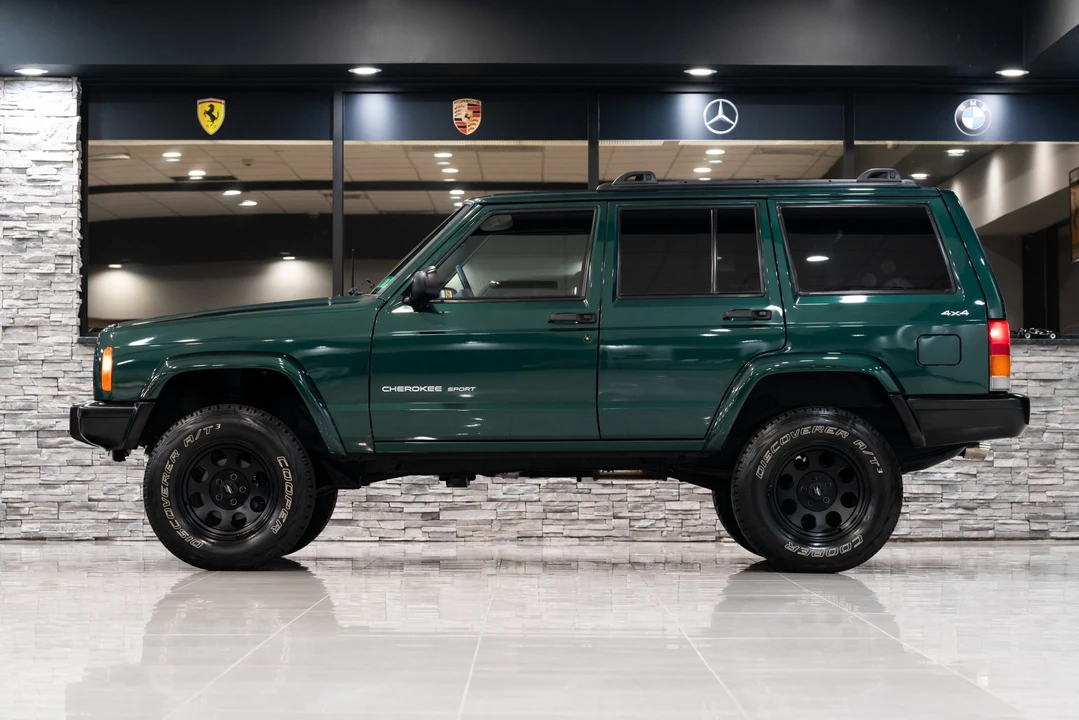 2000 Jeep XJ Cherokee - Image 9 of 31