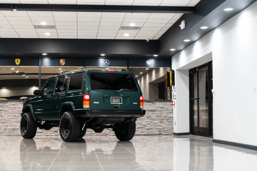 2000 Jeep XJ Cherokee - Image 15 of 31