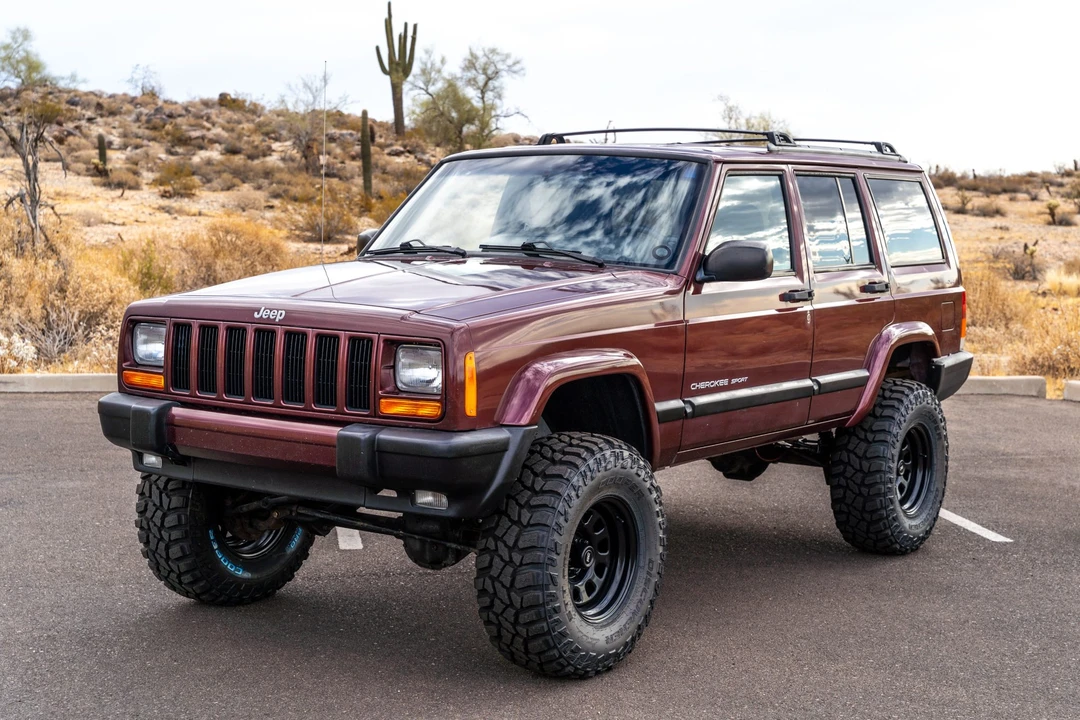2000 Jeep XJ Cherokee - Image 2 of 31