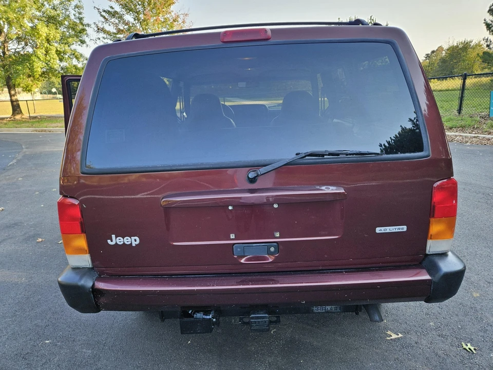 2000 Jeep XJ Cherokee - Image 11 of 31