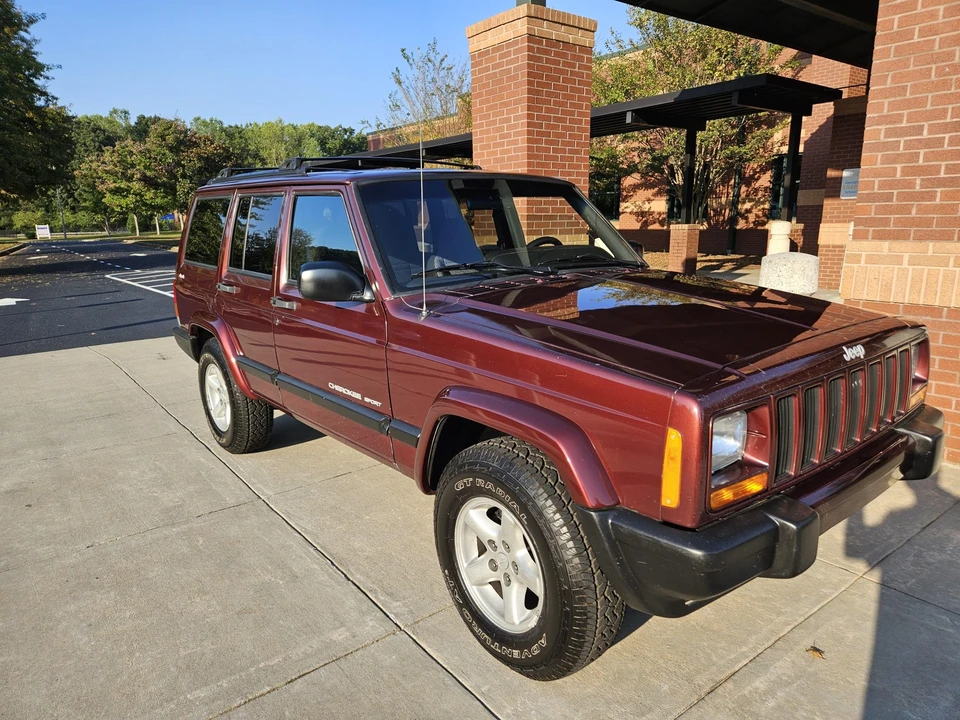 2000 Jeep XJ Cherokee - Image 7 of 31