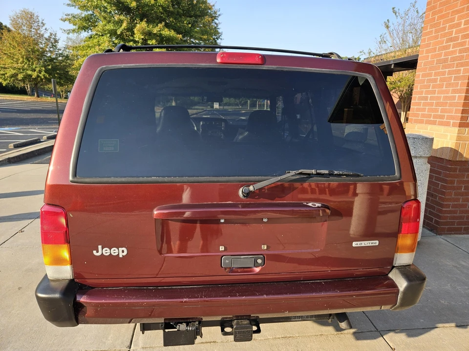 2000 Jeep XJ Cherokee - Image 9 of 31