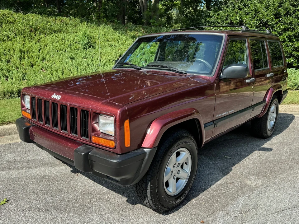 2000 Jeep XJ Cherokee - Image 2 of 31