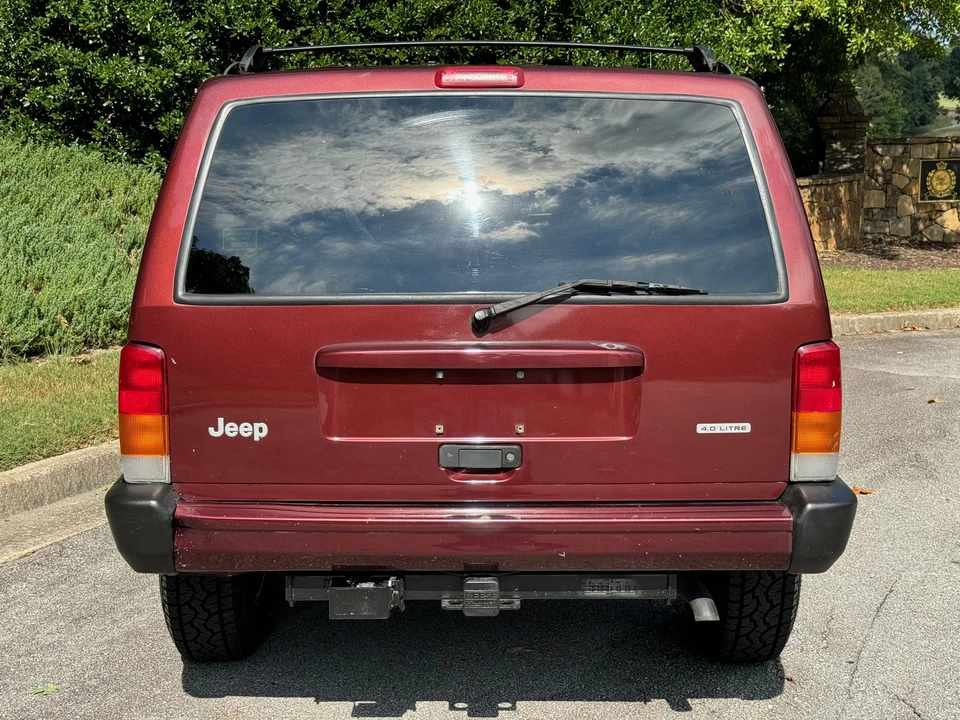 2000 Jeep XJ Cherokee - Image 10 of 31