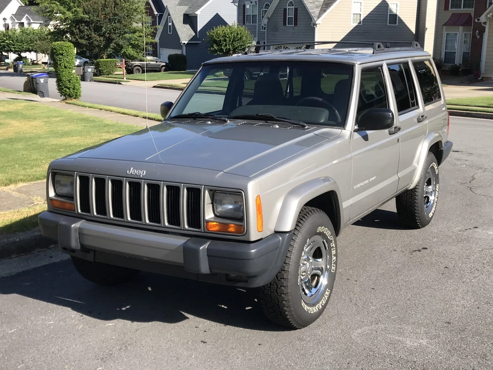 2000 Jeep XJ Cherokee - Image 2 of 31