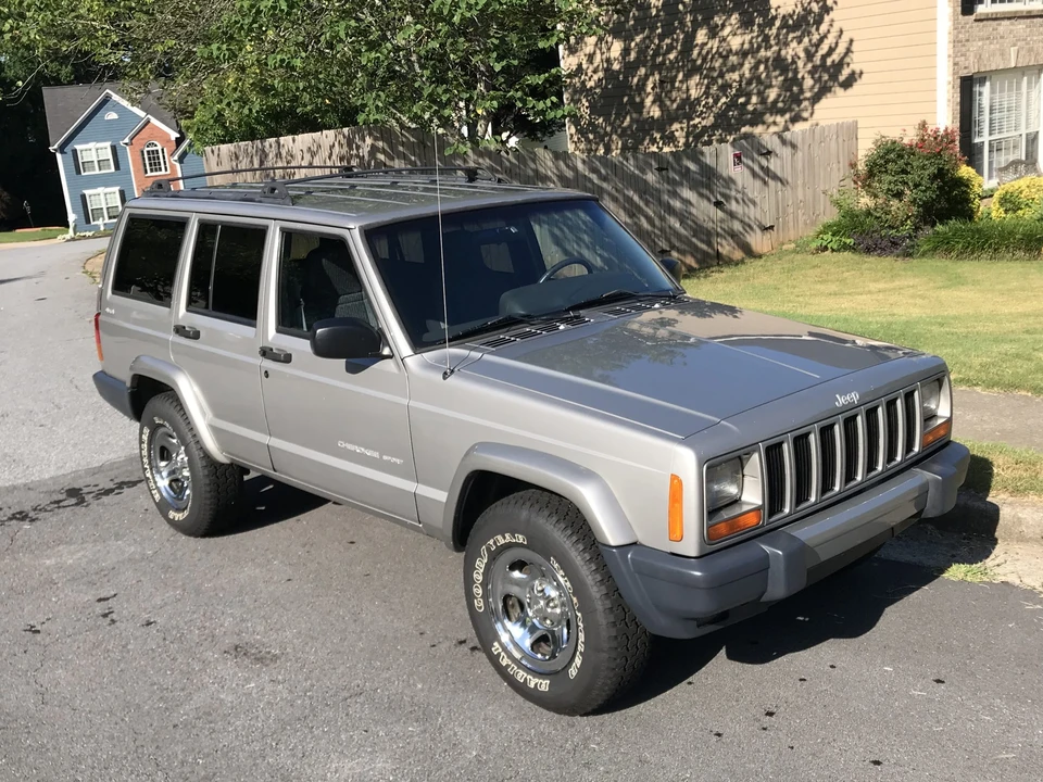 2000 Jeep XJ Cherokee - Image 8 of 31