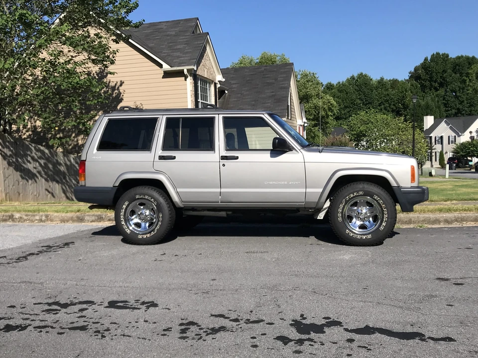 2000 Jeep XJ Cherokee - Image 7 of 31