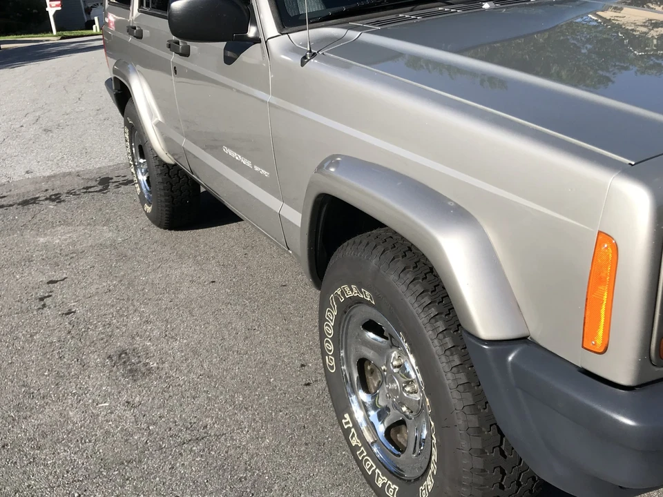 2000 Jeep XJ Cherokee - Image 19 of 31