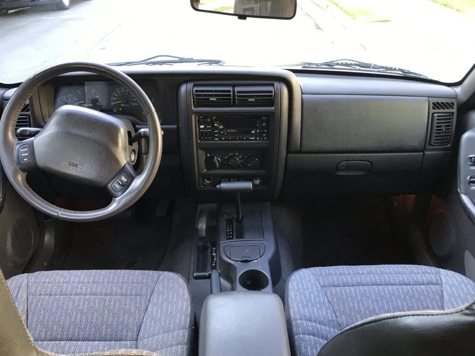 2000 Jeep XJ Cherokee - Image 29 of 31