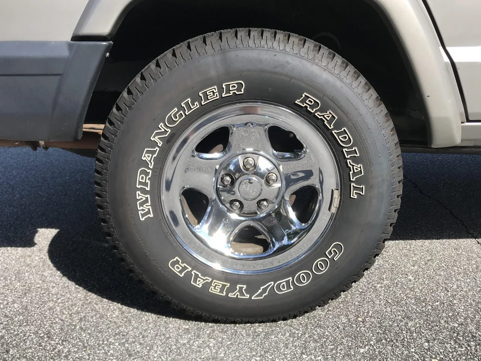 2000 Jeep XJ Cherokee - Image 25 of 31