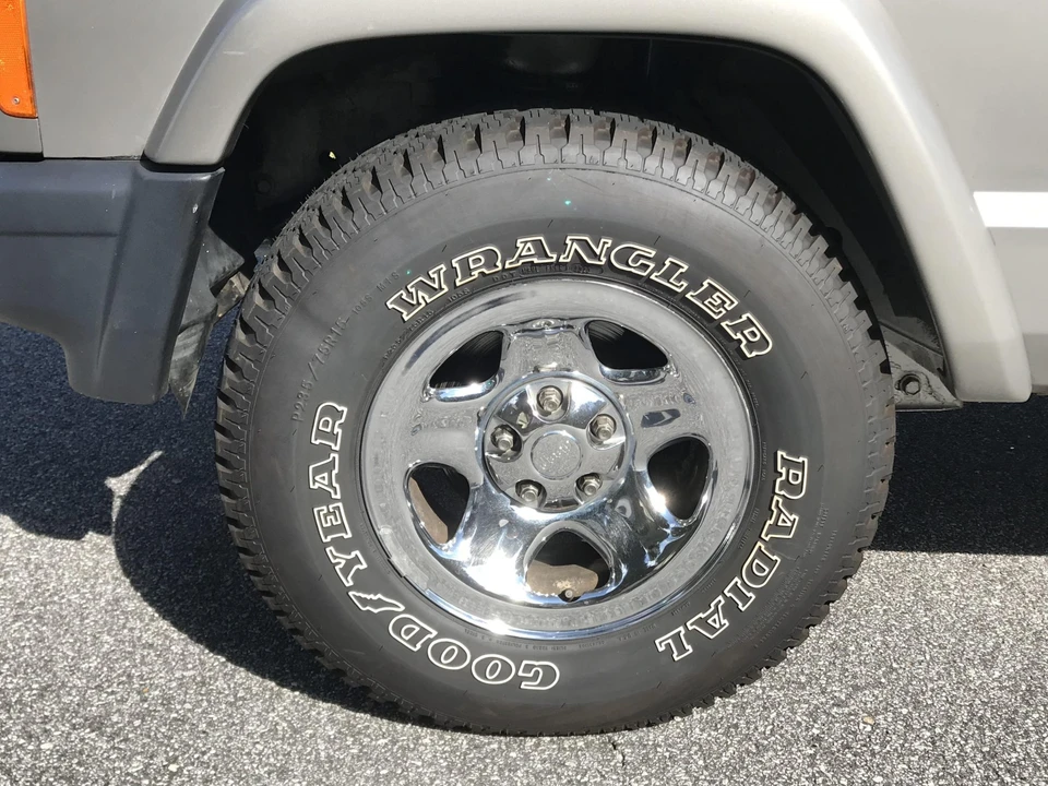 2000 Jeep XJ Cherokee - Image 28 of 31