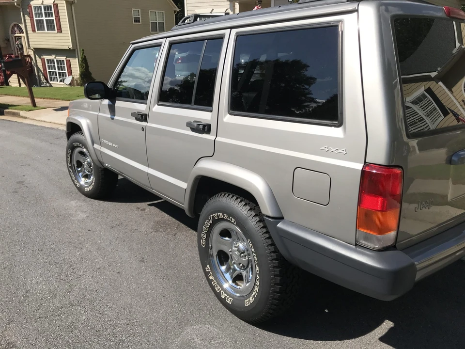 2000 Jeep XJ Cherokee - Image 4 of 31