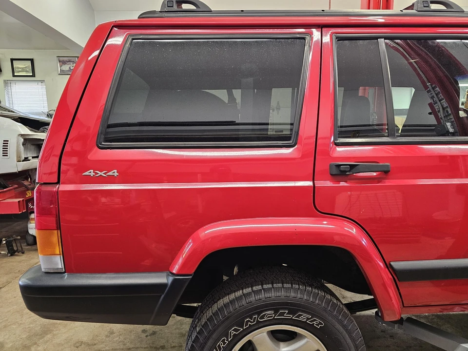 2000 Jeep XJ Cherokee - Image 30 of 31