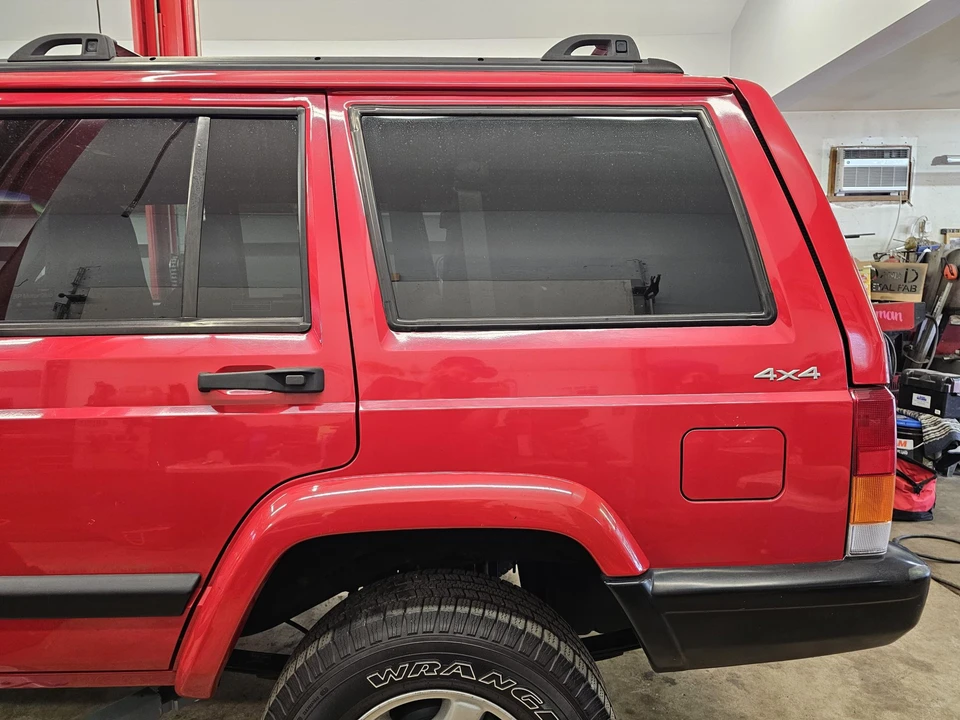2000 Jeep XJ Cherokee - Image 29 of 31