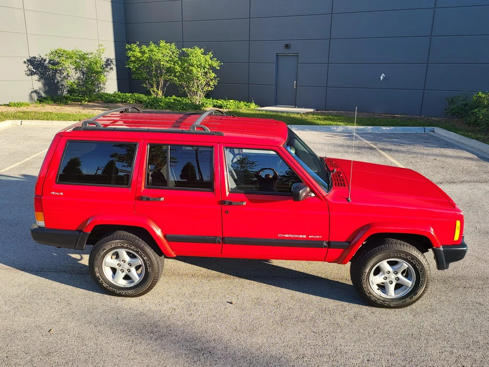 2000 Jeep XJ Cherokee - Image 8 of 31