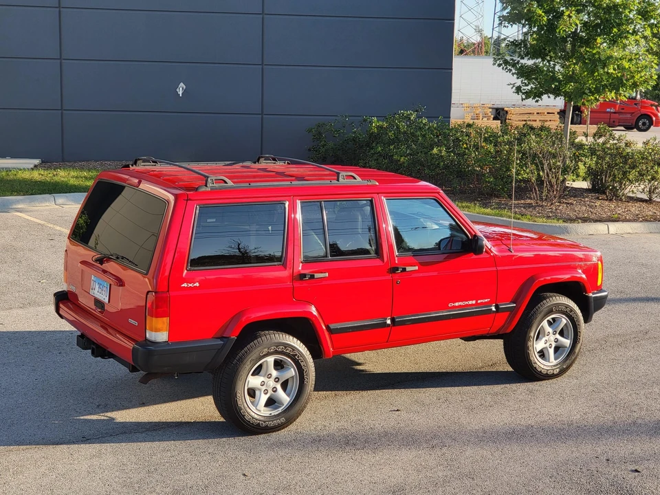 2000 Jeep XJ Cherokee - Image 10 of 31