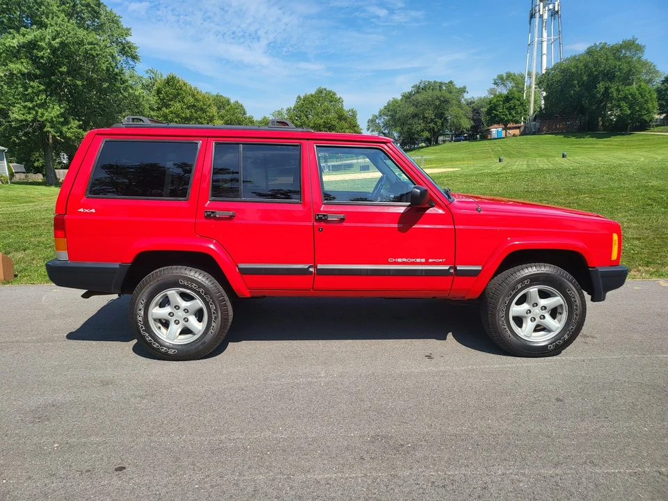 2000 Jeep XJ Cherokee - Image 18 of 31