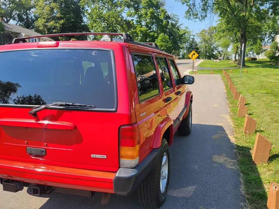 2000 Jeep XJ Cherokee - Image 24 of 31