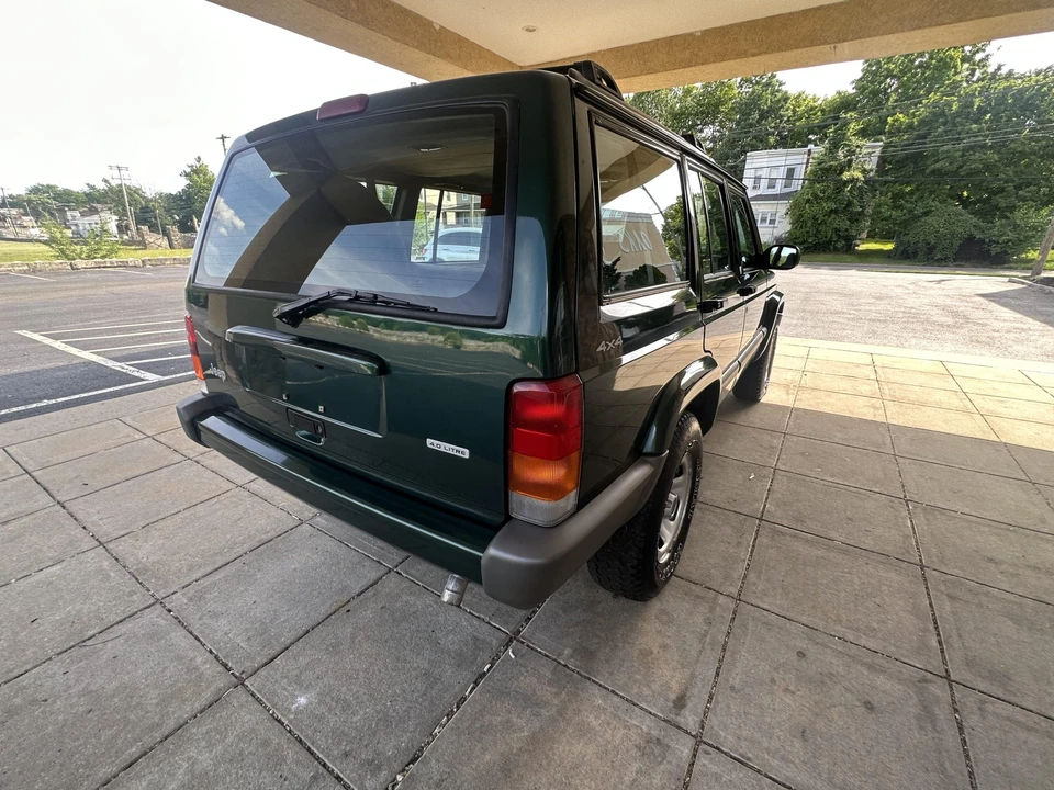 2000 Jeep XJ Cherokee - Image 14 of 31