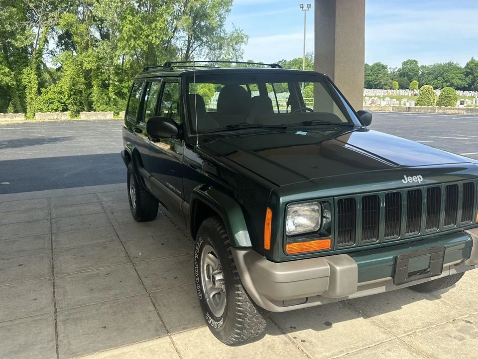 2000 Jeep XJ Cherokee - Image 17 of 31