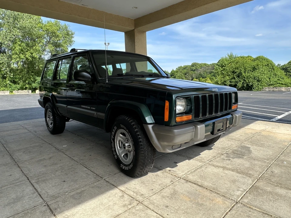 2000 Jeep XJ Cherokee - Image 8 of 31