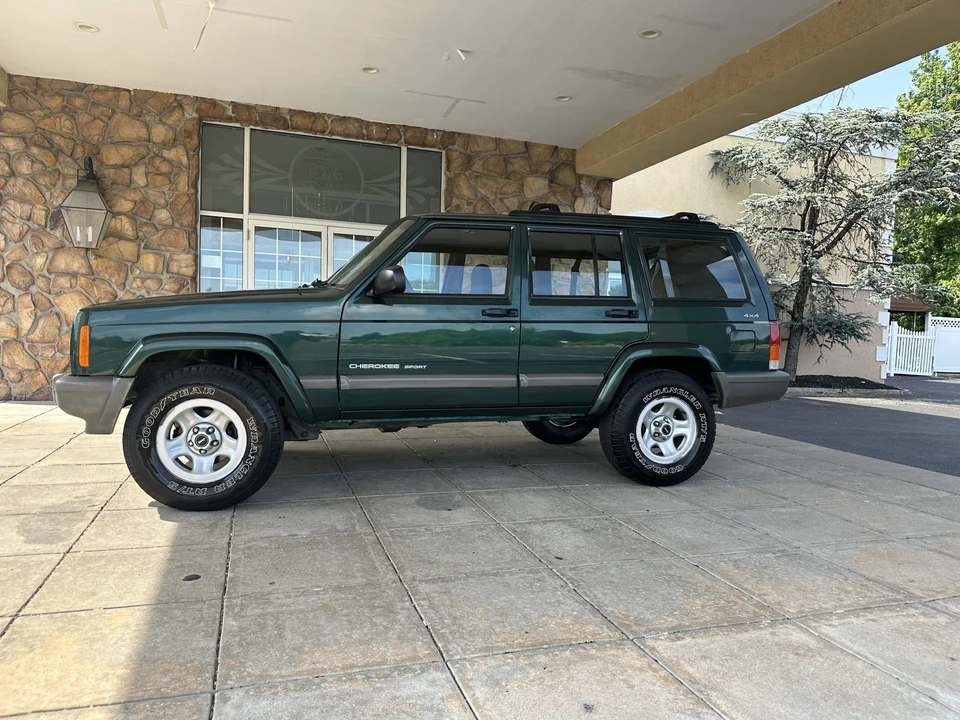 2000 Jeep XJ Cherokee - Image 3 of 31