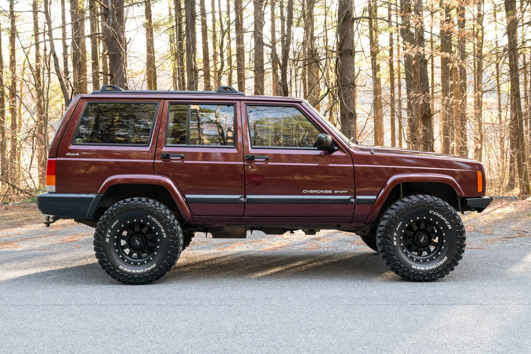 2000 Jeep XJ Cherokee - Image 8 of 31