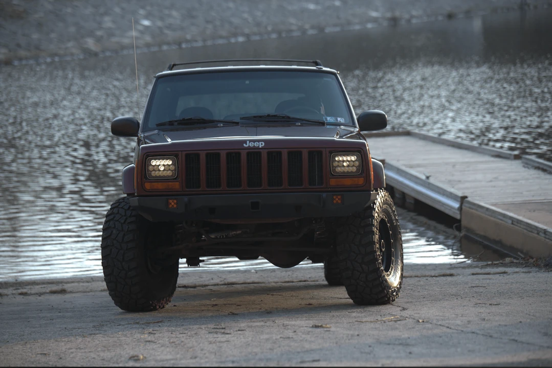2000 Jeep XJ Cherokee - Image 14 of 31