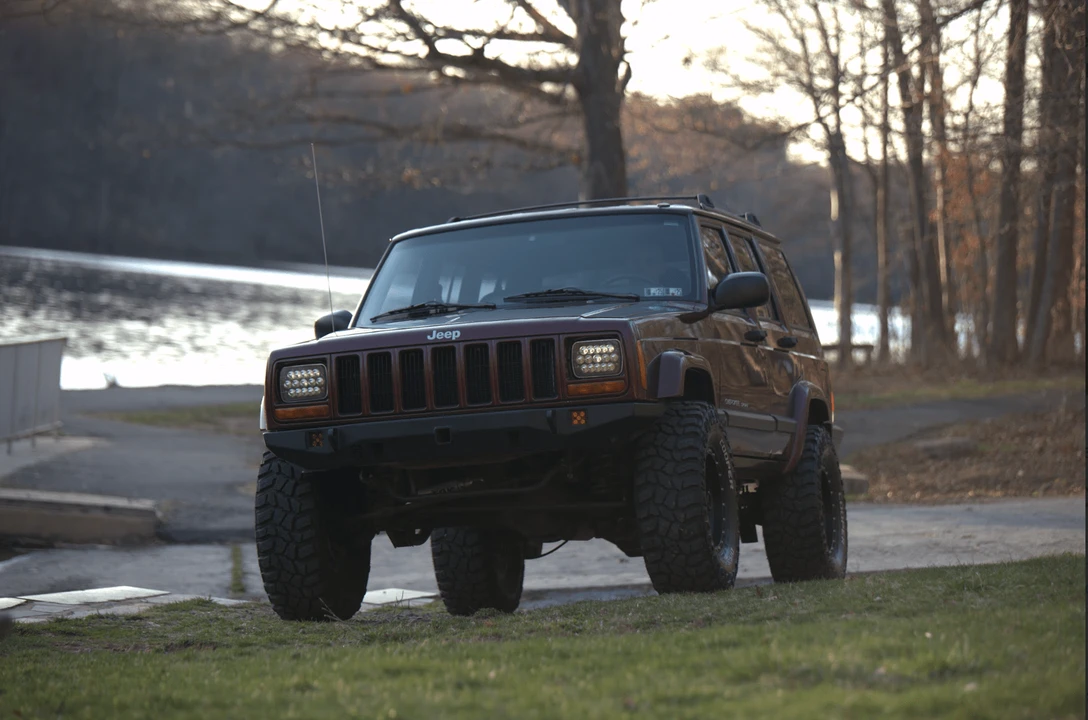 2000 Jeep XJ Cherokee - Image 15 of 31