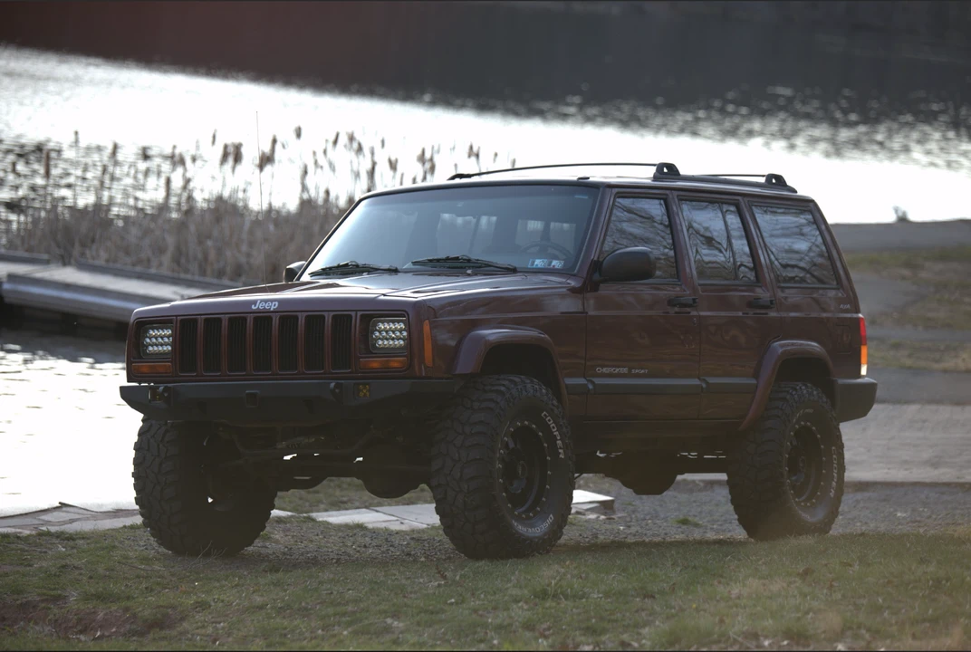 2000 Jeep XJ Cherokee - Image 17 of 31