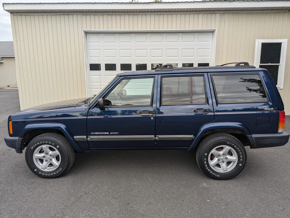 2000 Jeep XJ Cherokee - Image 15 of 31