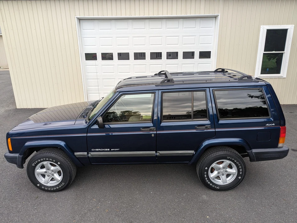 2000 Jeep XJ Cherokee - Image 16 of 31