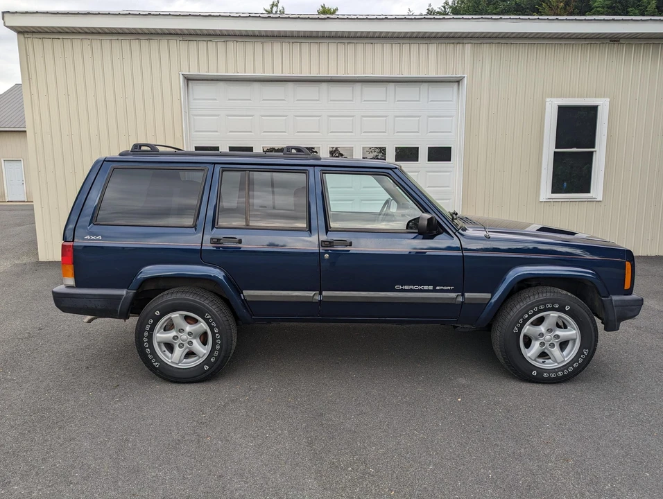 2000 Jeep XJ Cherokee - Image 23 of 31