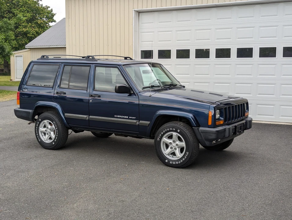 2000 Jeep XJ Cherokee - Image 2 of 31