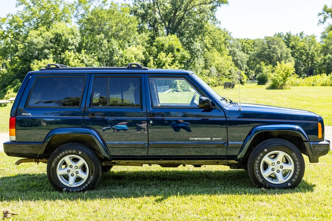 2000 Jeep XJ Cherokee - Image 7 of 31