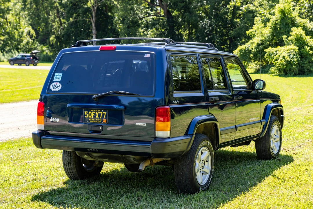 2000 Jeep XJ Cherokee - Image 8 of 31