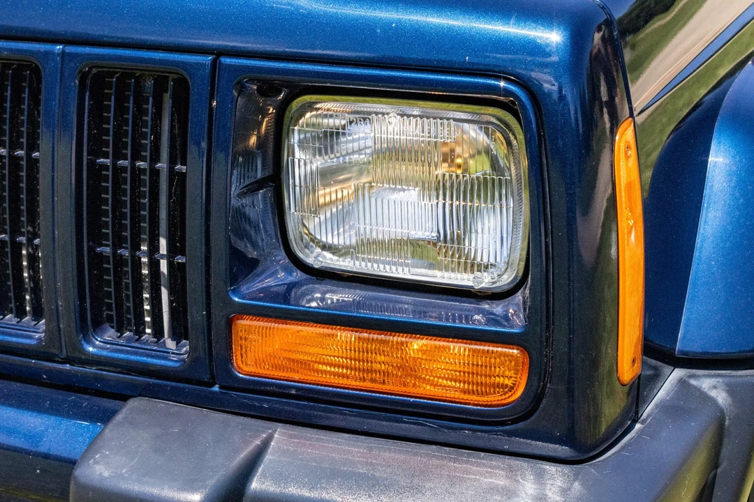 2000 Jeep XJ Cherokee - Image 18 of 31