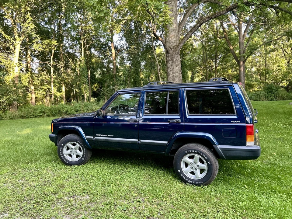 2000 Jeep XJ Cherokee - Image 12 of 31
