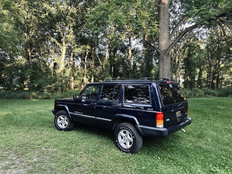 2000 Jeep XJ Cherokee - Image 11 of 31