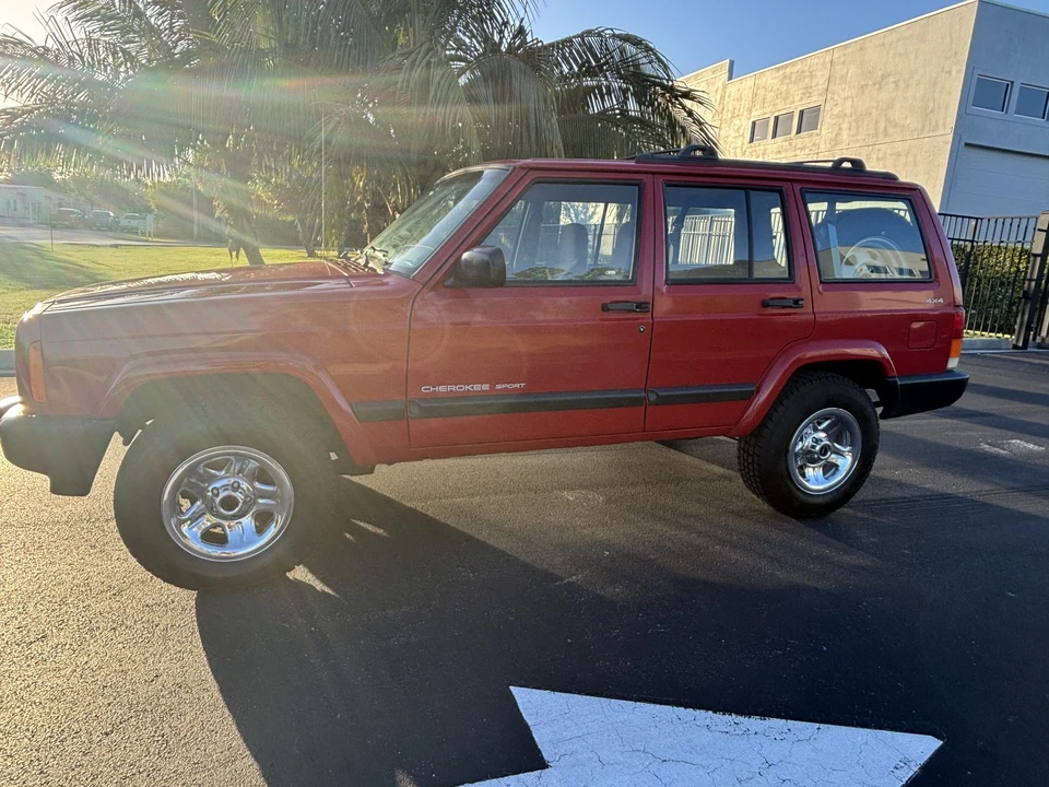 2000 Jeep XJ Cherokee - Image 5 of 31