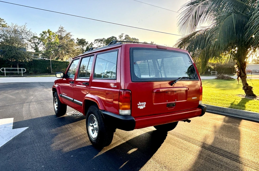2000 Jeep XJ Cherokee - Image 7 of 31