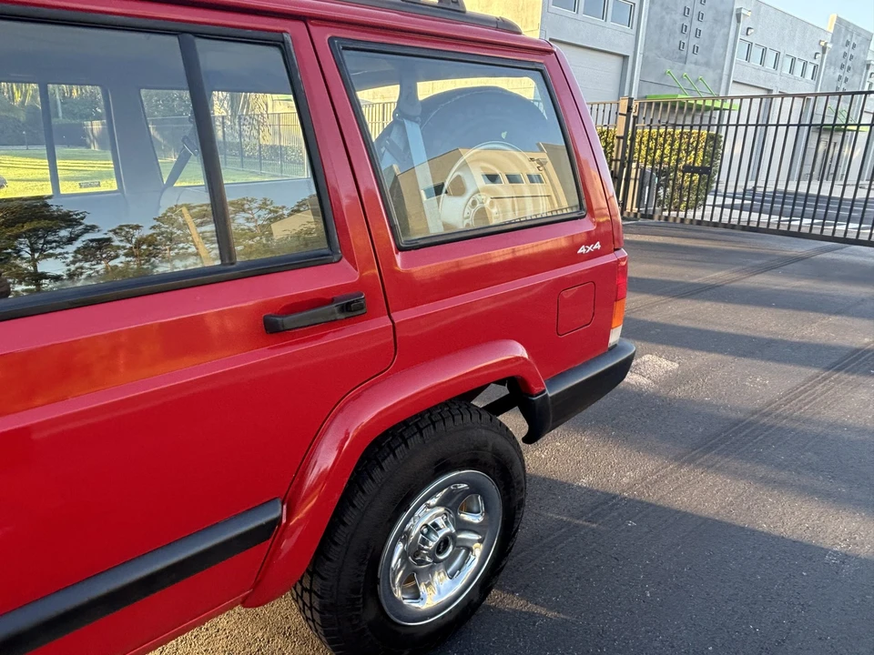 2000 Jeep XJ Cherokee - Image 18 of 31