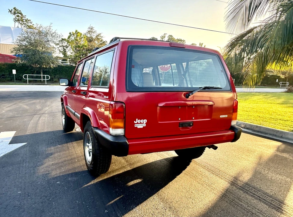 2000 Jeep XJ Cherokee - Image 8 of 31
