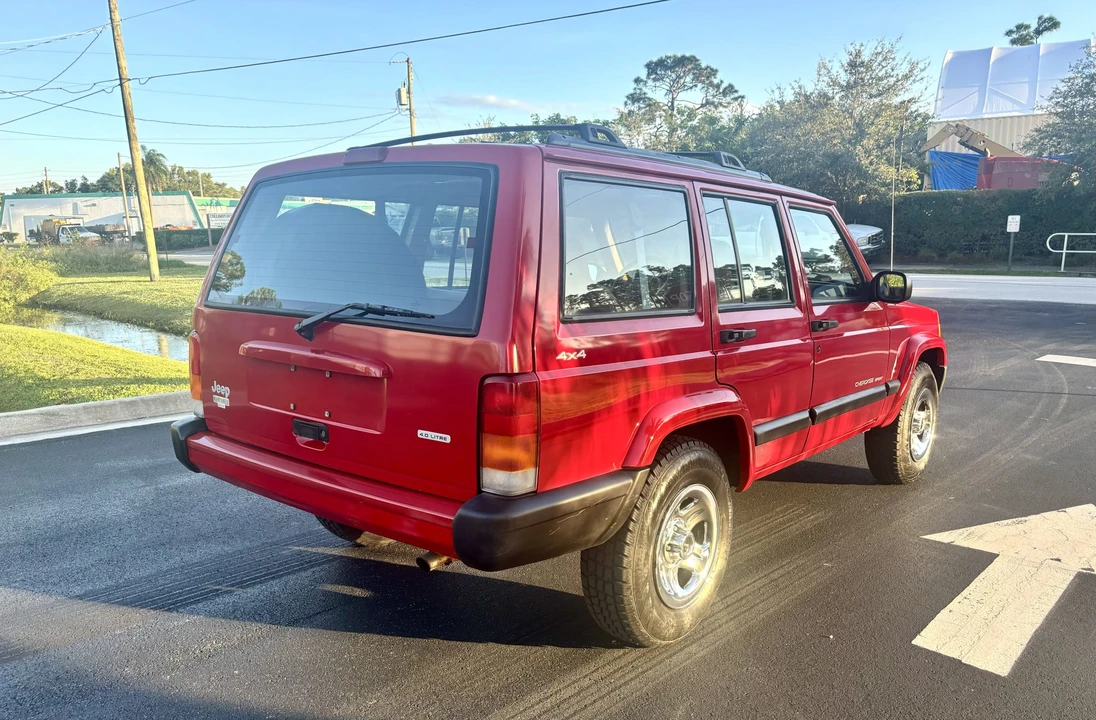 2000 Jeep XJ Cherokee - Image 10 of 31